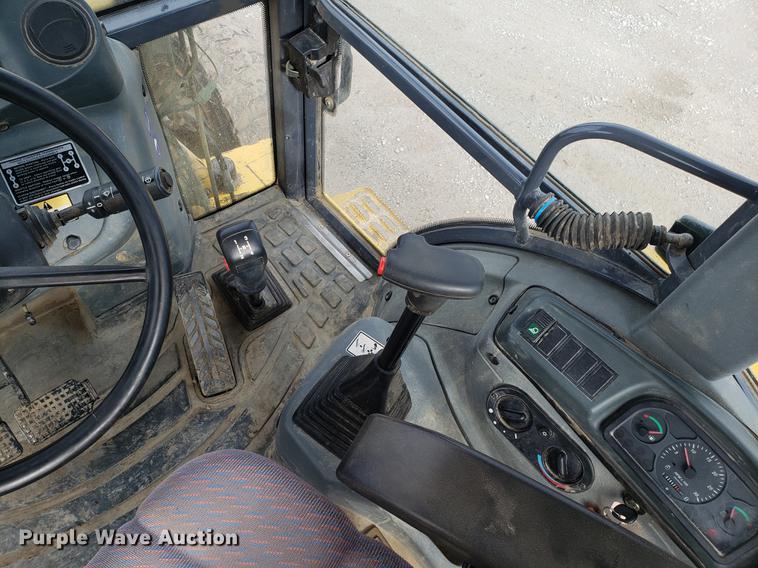 image for item EN9751 2001 New Holland LB90 backhoe