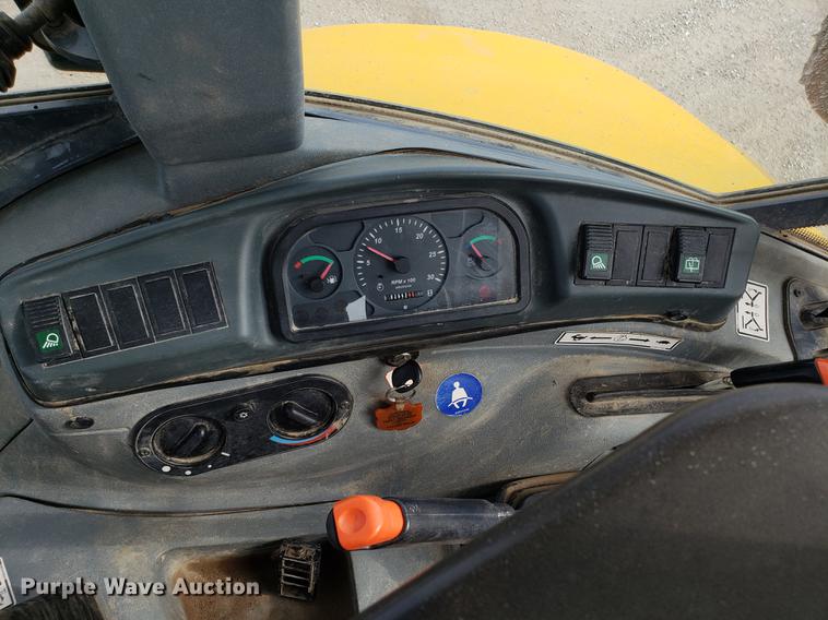 image for item EN9751 2001 New Holland LB90 backhoe