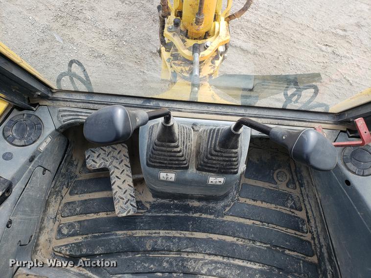 image for item EN9751 2001 New Holland LB90 backhoe