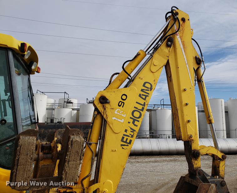 image for item EN9751 2001 New Holland LB90 backhoe