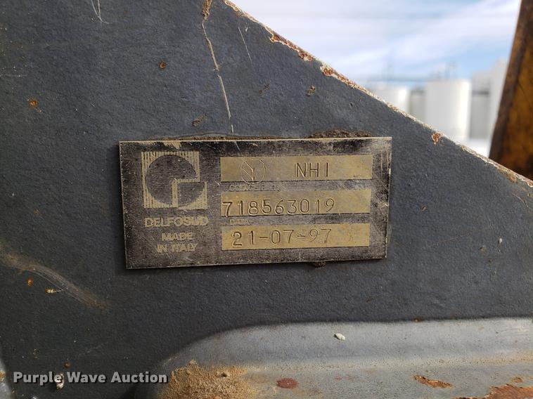 image for item EN9751 2001 New Holland LB90 backhoe