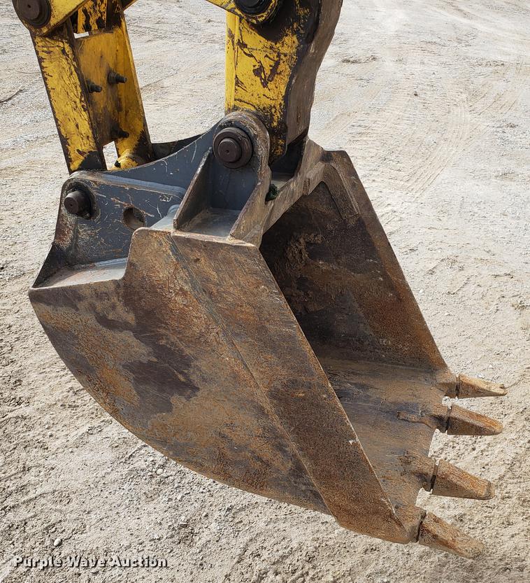 image for item EN9751 2001 New Holland LB90 backhoe