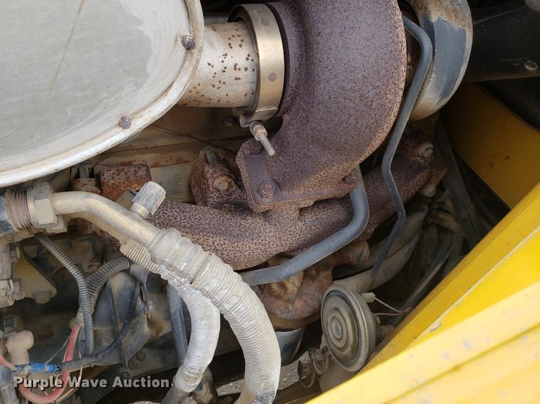 image for item EN9751 2001 New Holland LB90 backhoe