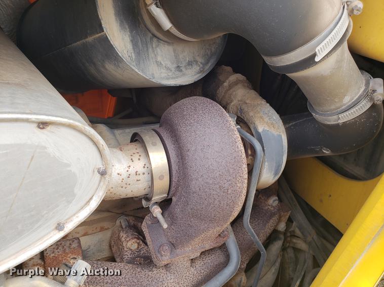 image for item EN9751 2001 New Holland LB90 backhoe