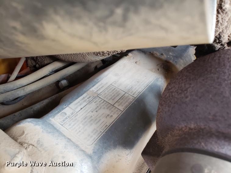 image for item EN9751 2001 New Holland LB90 backhoe