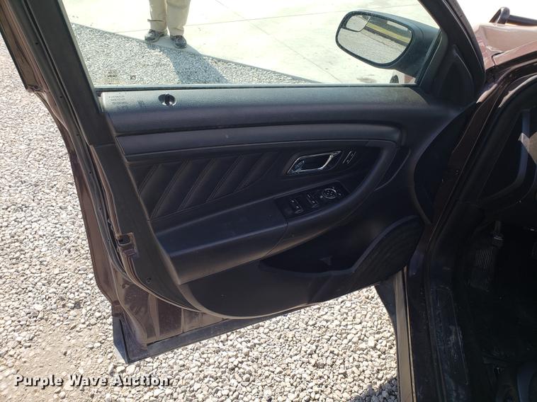 image for item EN9753 2013 Ford Taurus Police