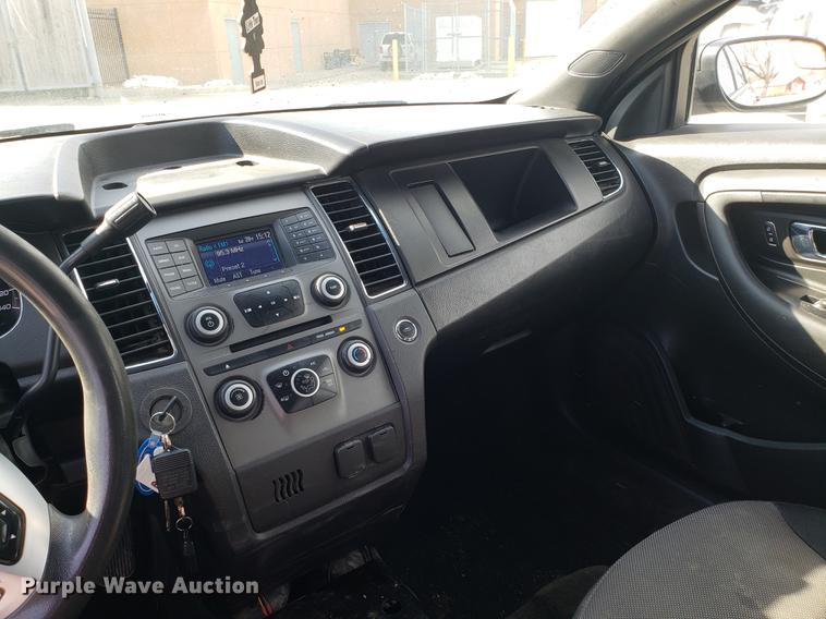 image for item EN9753 2013 Ford Taurus Police