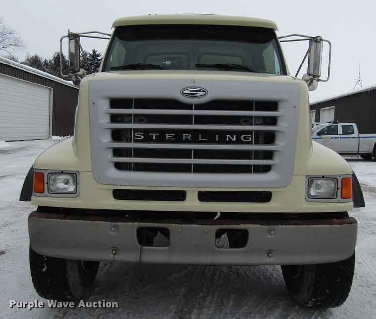 image for item EU9574 2005 Sterling L7500 refuse truck