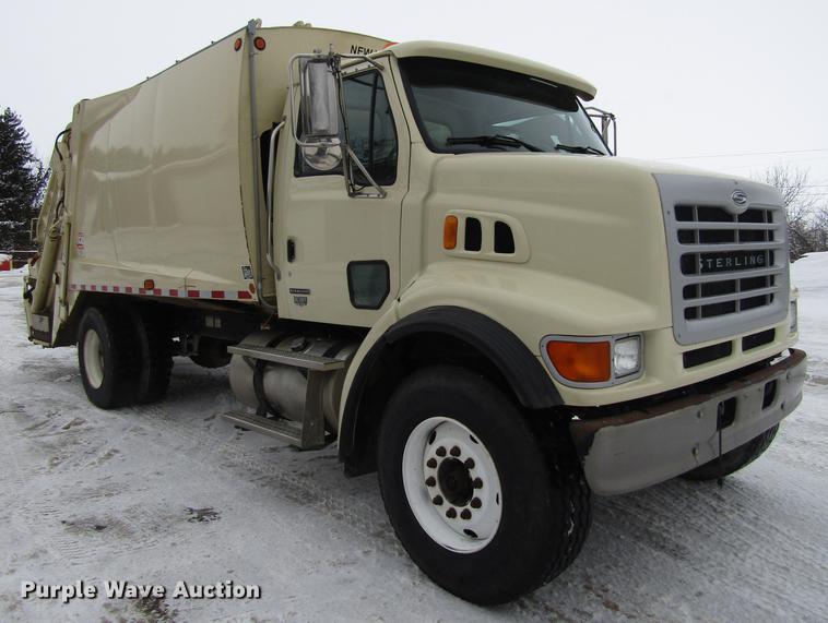 image for item EU9574 2005 Sterling L7500 refuse truck