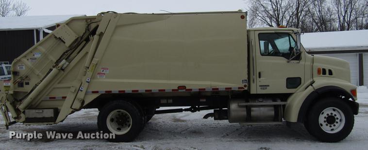 image for item EU9574 2005 Sterling L7500 refuse truck