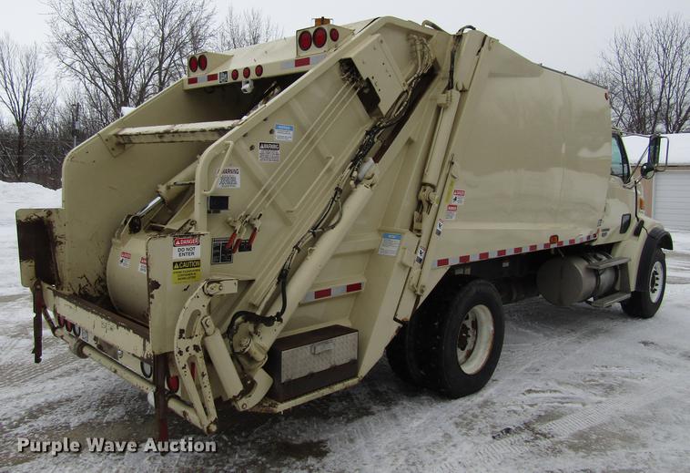 image for item EU9574 2005 Sterling L7500 refuse truck
