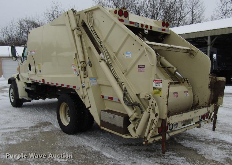 image for item EU9574 2005 Sterling L7500 refuse truck