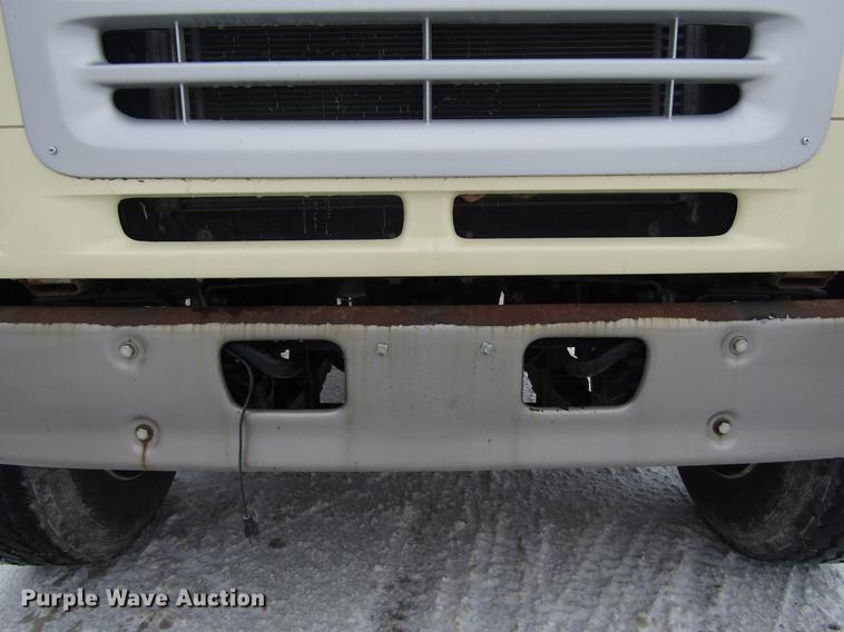 image for item EU9574 2005 Sterling L7500 refuse truck