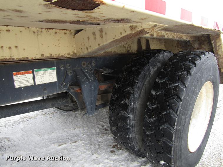 image for item EU9574 2005 Sterling L7500 refuse truck