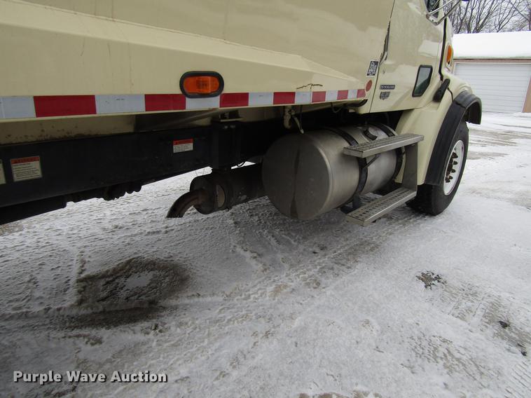 image for item EU9574 2005 Sterling L7500 refuse truck