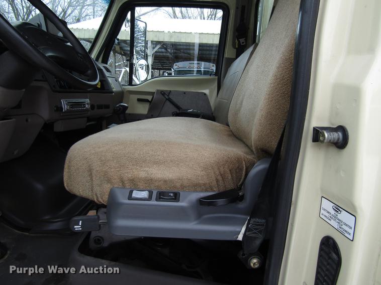 image for item EU9574 2005 Sterling L7500 refuse truck