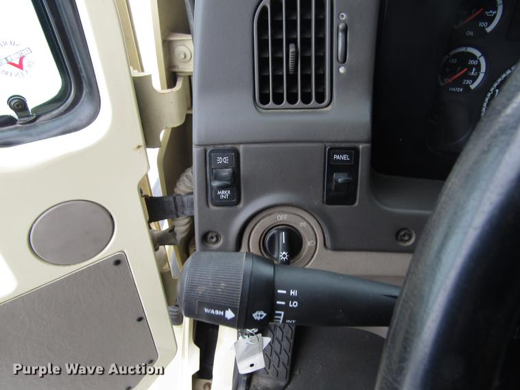 image for item EU9574 2005 Sterling L7500 refuse truck