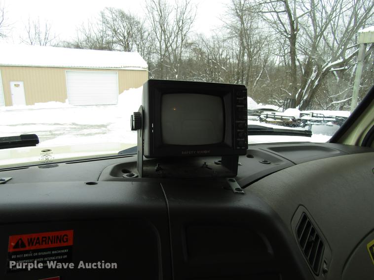 image for item EU9574 2005 Sterling L7500 refuse truck