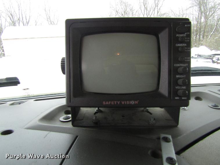 image for item EU9574 2005 Sterling L7500 refuse truck