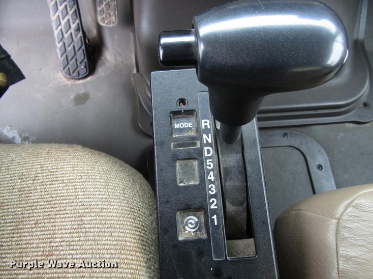 image for item EU9574 2005 Sterling L7500 refuse truck