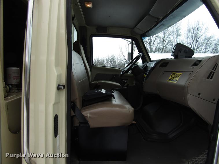 image for item EU9574 2005 Sterling L7500 refuse truck