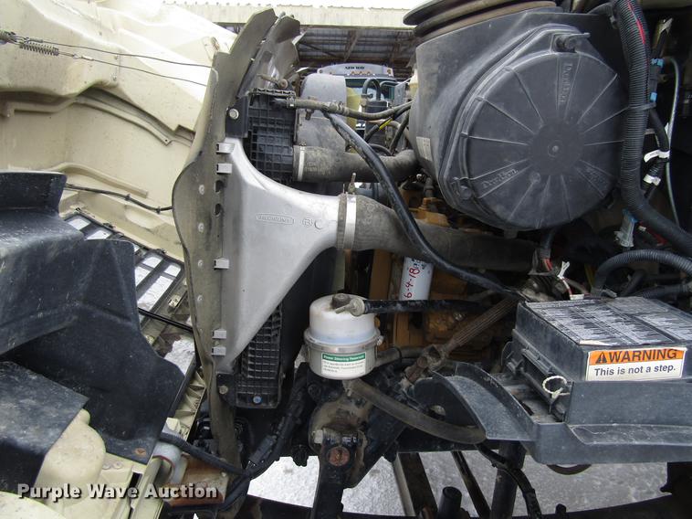 image for item EU9574 2005 Sterling L7500 refuse truck