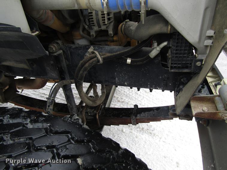 image for item EU9574 2005 Sterling L7500 refuse truck