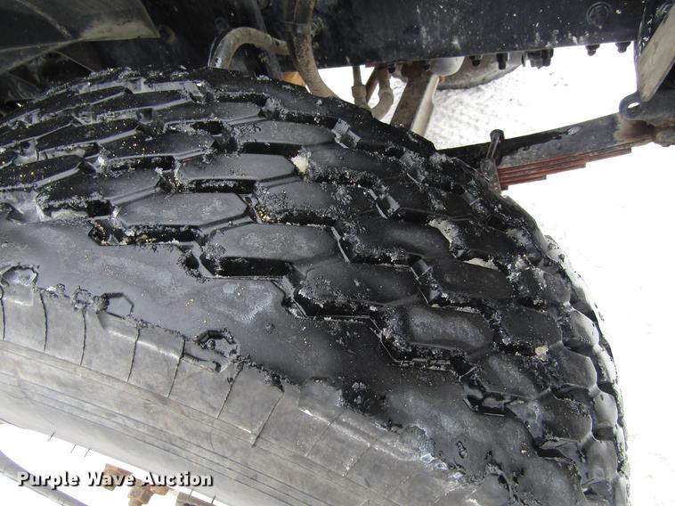 image for item EU9574 2005 Sterling L7500 refuse truck