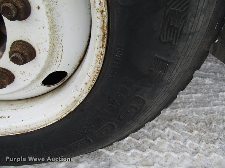 image for item EU9574 2005 Sterling L7500 refuse truck