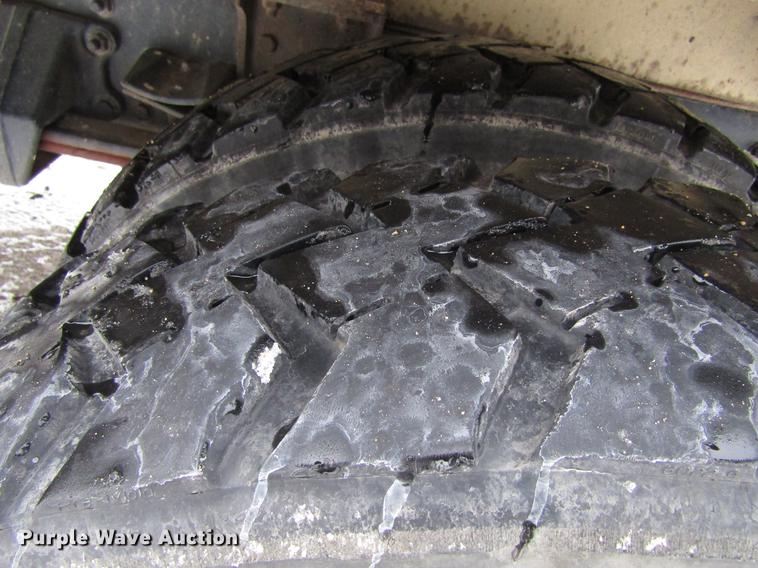 image for item EU9574 2005 Sterling L7500 refuse truck