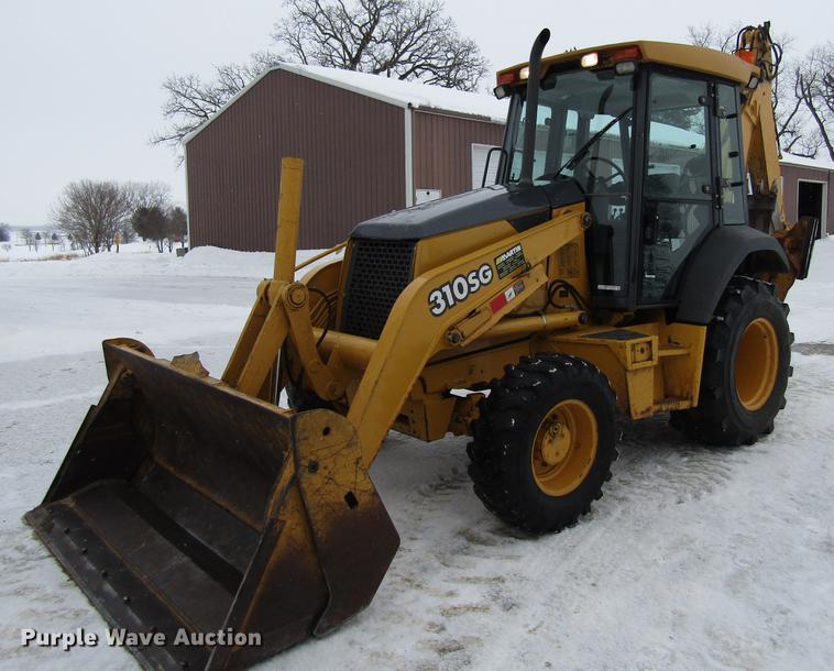 image for item EU9579 2004 John Deere 310SG backhoe