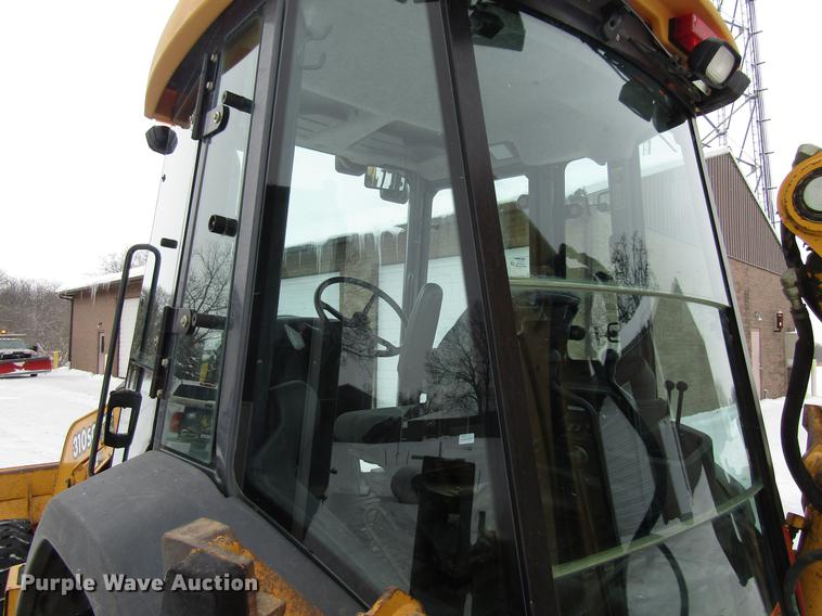 image for item EU9579 2004 John Deere 310SG backhoe
