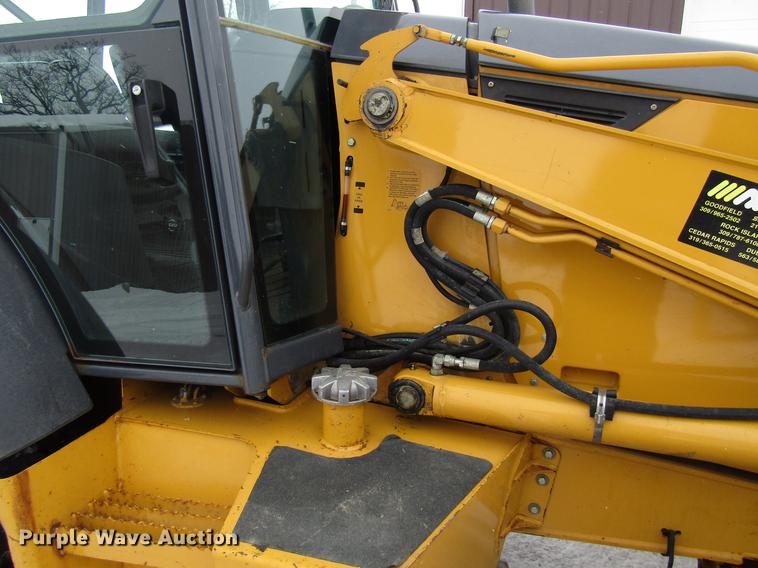 image for item EU9579 2004 John Deere 310SG backhoe