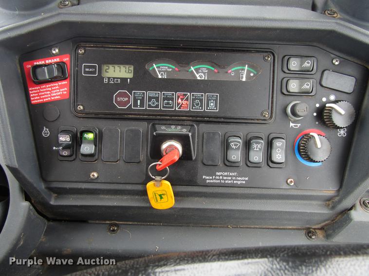 image for item EU9579 2004 John Deere 310SG backhoe