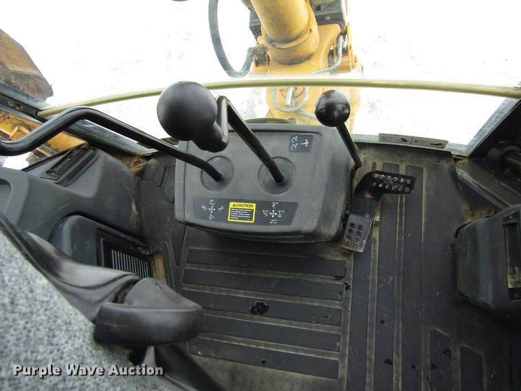 image for item EU9579 2004 John Deere 310SG backhoe