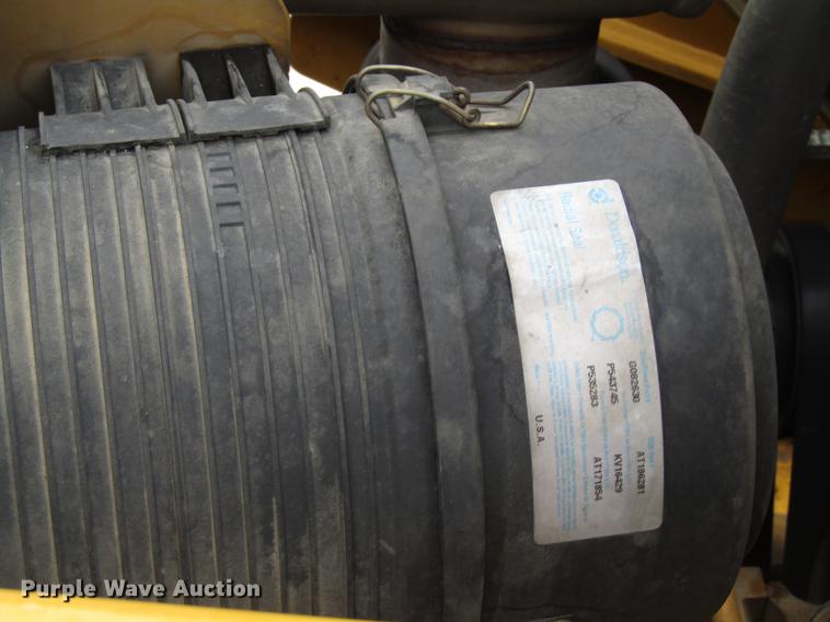 image for item EU9579 2004 John Deere 310SG backhoe