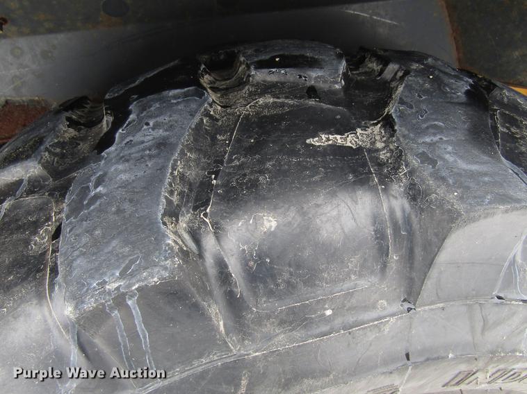 image for item EU9579 2004 John Deere 310SG backhoe