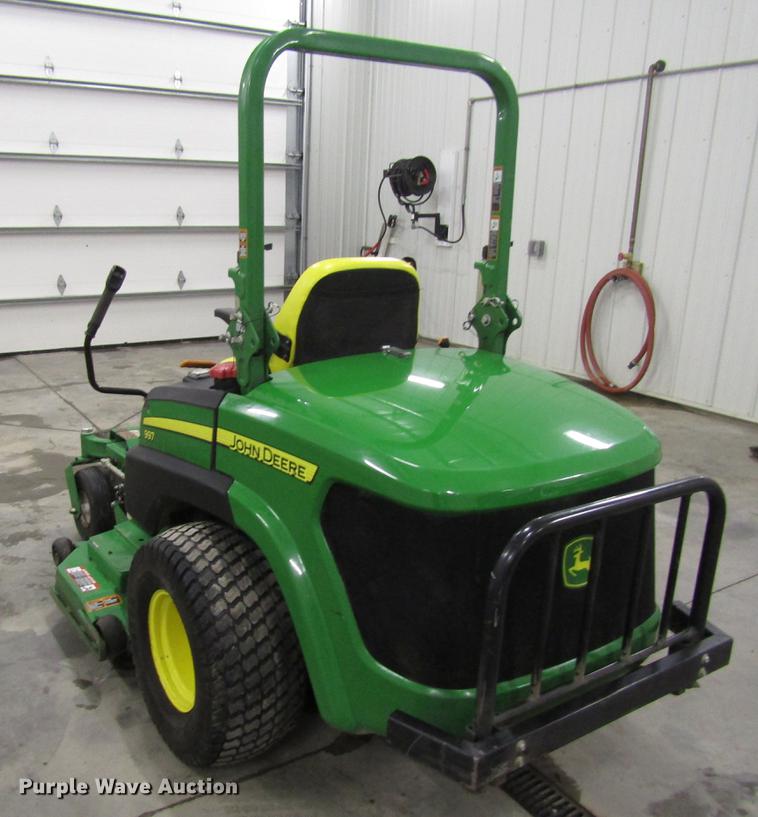image for item EU9580 2014 John Deere 997 ZTR lawn mower