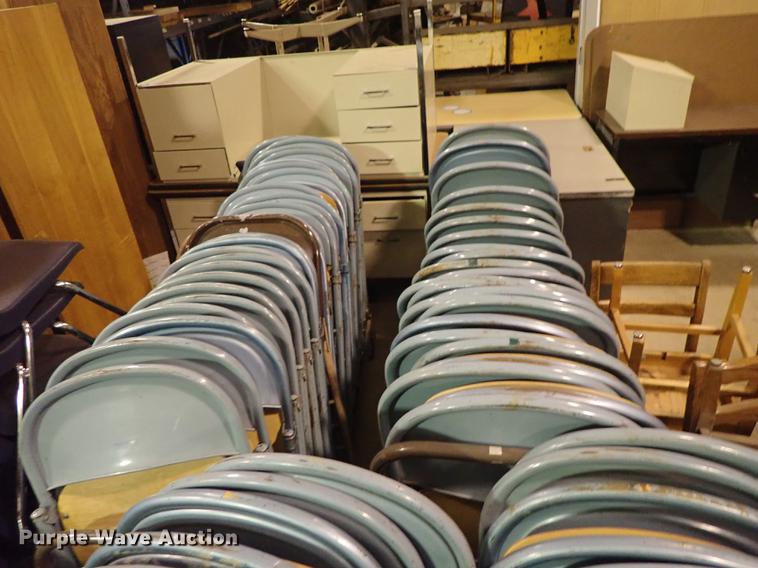 image for item FH9610 Approximately 100 metal folding chairs