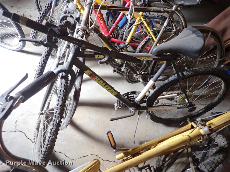 image for item FH9613 (11) bicycles