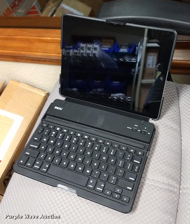 image for item FQ9155 Apple A1430 iPad