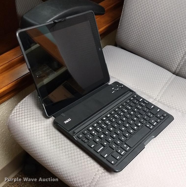 image for item FQ9155 Apple A1430 iPad