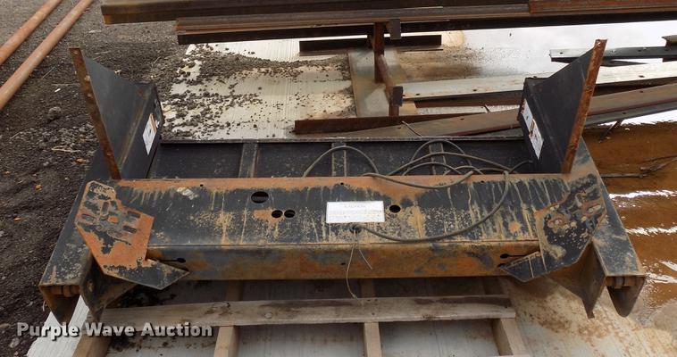 image for item FQ9167 Eagle Lift EDL-60 end gate lift