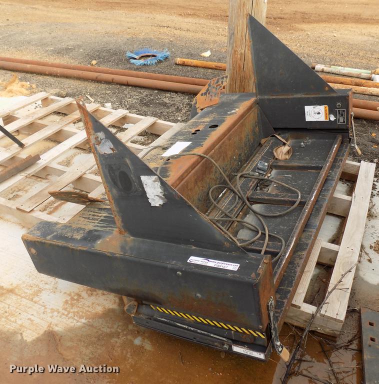 image for item FQ9167 Eagle Lift EDL-60 end gate lift