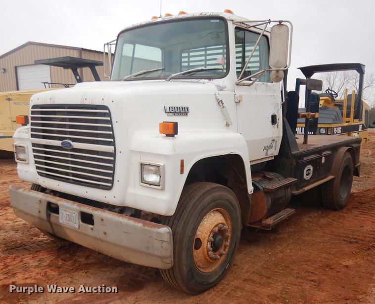 image for item FQ9169 1991 Ford L8000 utility truck