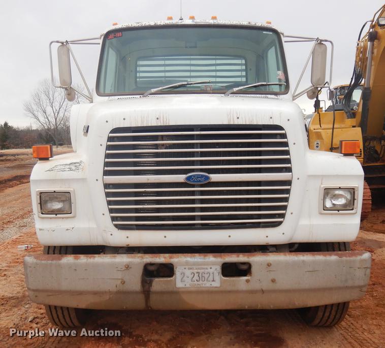 image for item FQ9169 1991 Ford L8000 utility truck