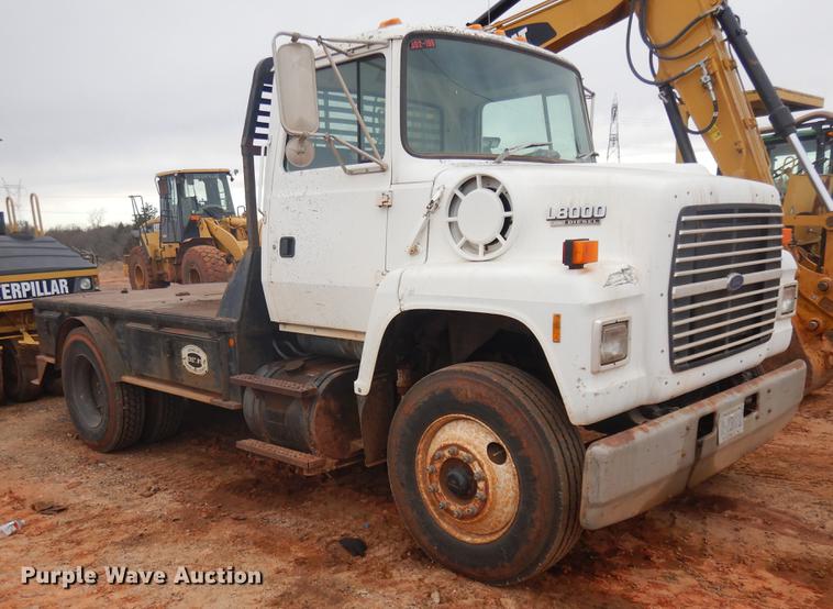 image for item FQ9169 1991 Ford L8000 utility truck