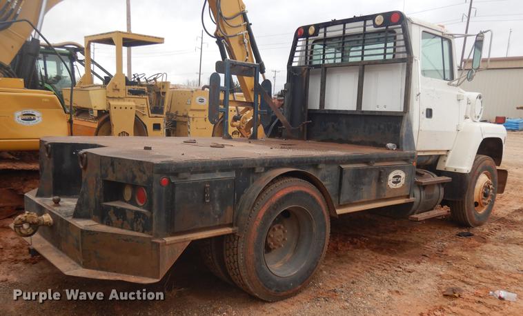 image for item FQ9169 1991 Ford L8000 utility truck
