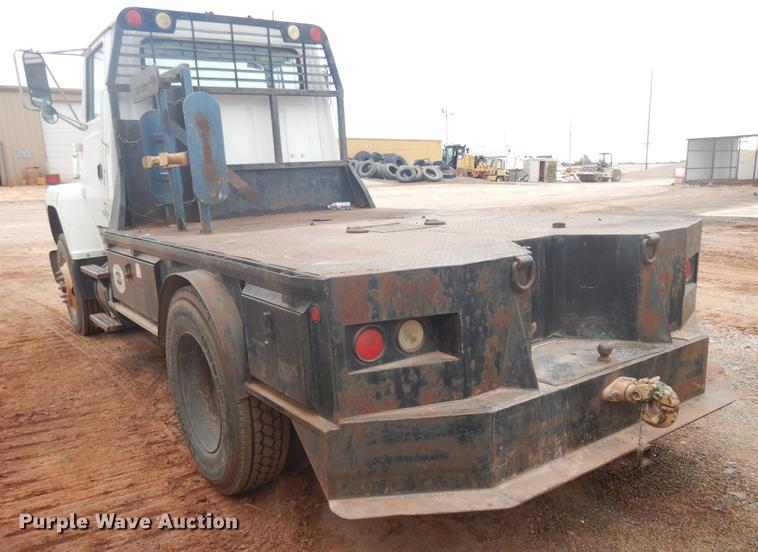 image for item FQ9169 1991 Ford L8000 utility truck