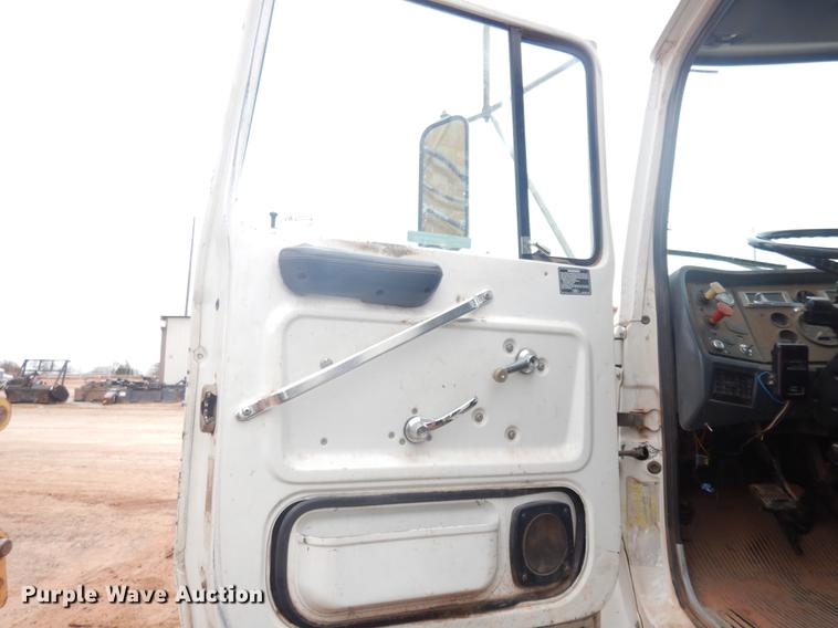 image for item FQ9169 1991 Ford L8000 utility truck